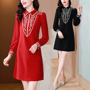 新中式红色长袖连衣裙女2024年春季重工，刺绣镂空翻领显瘦裙子