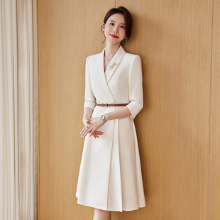米白色正式场合连衣裙女气质时尚，西服裙子主持人高级感职业正装裙