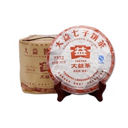 大益普洱茶7572熟茶2011年批次，随机云南勐海七子饼357g*7饼一提装