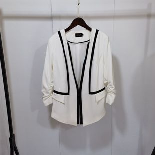 艾格尾货春秋季撞色拼接修身西装外套垂感白色，西装外套女