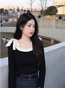 港风方领上衣女小众设计感秋季黑色针织衫今年流行的漂亮小衫