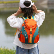 户外儿童双肩包女超(包女超，)轻便大容量休闲登山包，小学生旅行春游小背包男