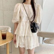 韩国chic气质高级感蕾丝刺绣，花朵泡泡袖衬衫，+高腰阔腿短裤套装女