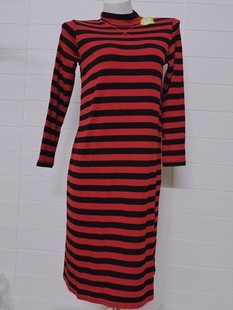 品牌女春秋冬红黑色条纹，中高领长袖，针织长裙可打底可外穿连衣裙