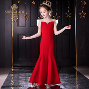 儿童礼服女模特走秀中大童晚礼服长款红色，中国风主持人钢琴演