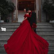 户外婚纱影楼主题无袖法式摄影礼服，复古服装韩版红色缎长拖尾