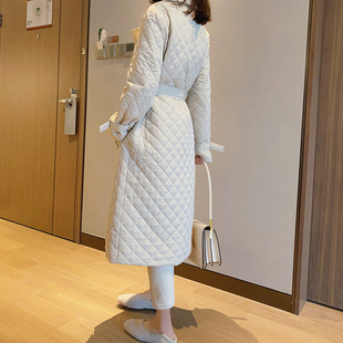 2023韩国白色菱形格棉衣女中长款过膝收腰羽绒棉服轻薄款外套