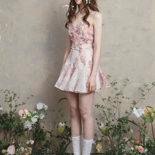 Bloomin气质洋装无袖粉色浪漫花瓣裙露背蝴蝶结短裙粉嫩约会裙