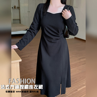 2024新款加大码女装连衣裙秋季女高级感法式方领捏褶长裙纯色显瘦