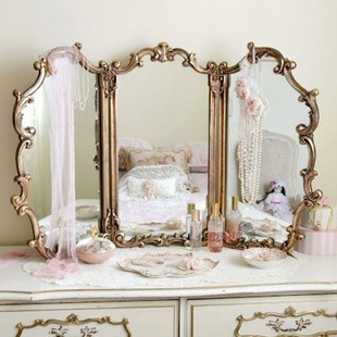 欧式梳妆镜台式法式复古卧室化妆镜三折桌面异形三面定制折叠镜子