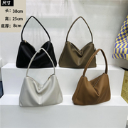 韩国包小姐(包小姐)秋季单肩包女大容量手提包，今年流行女包软面方包