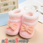 新生婴儿鞋子软底秋冬加厚地板鞋袜女宝宝0-6-12个月不掉加绒棉鞋