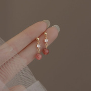 轻奢高级感法式粉水晶耳钉时尚镶钻耳坠闺蜜招桃花草莓晶耳环