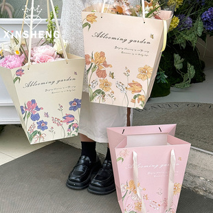 芯苼母亲节爱在花丛梯形手提袋，鲜花束礼盒手工花艺包装材料
