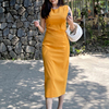 黄色连衣裙女夏款设计感小众褶皱无袖显瘦夏季中长款气质修身裙子