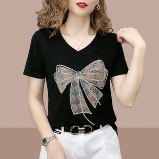 韩国2024短袖t恤女士夏修身显瘦时尚V领体恤短款上衣今年流行