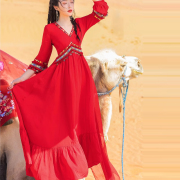 三亚海边沙滩裙女海边度假裙大红色旅游拍照连衣裙，复古民族风长裙