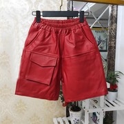 红色女款单兜设计真皮绵羊皮，五分裤时尚宽松阔腿裤彩色皮裤