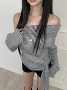 ㊣韩国24春女人味侧边绑带竖条纹性感，露肩甜美针织衫