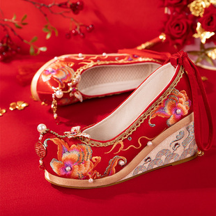 岚悦榆秀禾婚鞋配古风古装汉服，鞋子女中式婚礼红色新娘坡跟鞋女夏