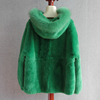 2023年獭兔毛皮草外套，皮毛一体廓形连帽，绿色时尚毛毛大衣年轻款