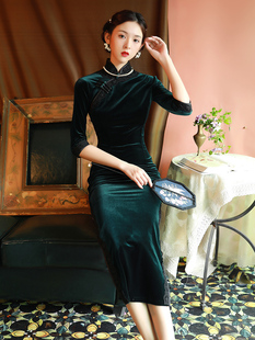 丝绒旗袍秋冬长袖少女改良版，气质优雅复古中国风，连衣裙绿色长款女