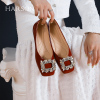 哈森鞋子女芭蕾舞鞋平底鞋法式水钻红色单鞋女婚鞋HL226608