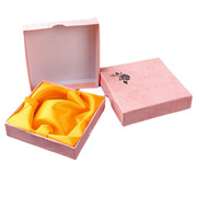 粉色方形纸盒手镯盒手链，盒一枝花玫瑰花手镯饰品包装盒