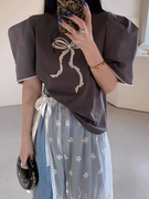 小众设计感珍珠装饰蝴蝶结印花泡泡袖，t恤女夏季韩版气质上衣