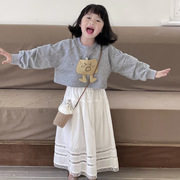 2024女童女宝春季韩版可爱搞怪卫衣儿童立体口袋小手短款卫衣
