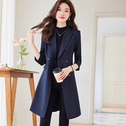 秋冬大衣女2023韩版蓝色中长款加厚西装外套，洋气收腰显瘦风衣