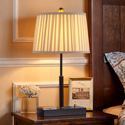 床头台灯卧室创意美式客厅，简约现代北欧usb插口充电调光装饰台灯