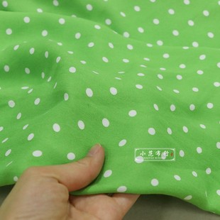 苹果绿白色波点印花纯棉布料 垂坠感夏季透气连衣裙时装裤子面料