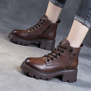 冬季棕色马丁靴女款英伦风2023真皮，厚底增高跟，复古系带小皮鞋