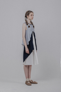 GINGERPLAN 日系森系复古甜美圆领无袖假两件套层次感设计连衣裙