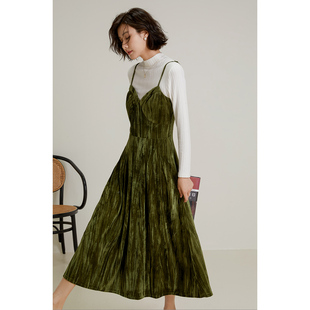 弥古绿色丝绒吊带连衣裙女气质，高级感抹胸长裙，女秋季外穿礼服裙子