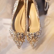 张轻轻(张轻轻)同款蝴蝶结婚鞋主婚纱水钻水晶鞋，新娘鞋成人礼高跟鞋2023