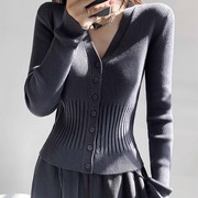 深灰色针织开衫女春秋，2024韩版修身显瘦短款v领打底毛衣