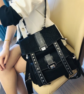 锁扣双肩包女2024铆钉背包，女时尚机车镶钻女包单肩斜跨三用包