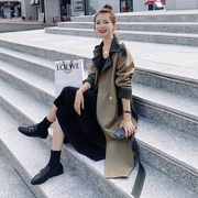 韩系时髦撞色设计款长款女装搭配腰带街头风范休闲配牛仔风衣外套