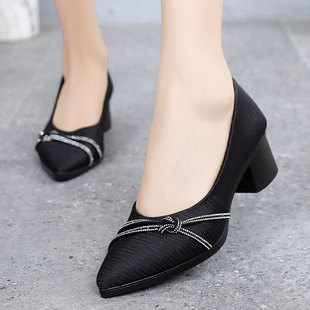 老北京布鞋，女时尚高跟鞋尖头单鞋粗跟软底，黑色上班工作鞋