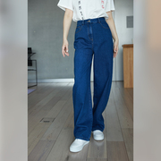 winnietang“一抹深蓝”棉质牛仔造型，感香蕉裤复古蓝显瘦长裤