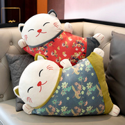 日式招财猫抱枕被子两用沙发靠背，垫办公室座椅，护腰靠垫汽车腰枕毯