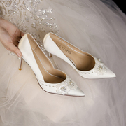 婚鞋女2023年白色新娘鞋伴娘不累脚主婚纱高跟鞋花朵刺绣单鞋