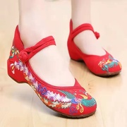 老北京女布鞋民族，风绣花鞋坡跟鞋红色，婚鞋广场舞蹈鞋汉服单鞋