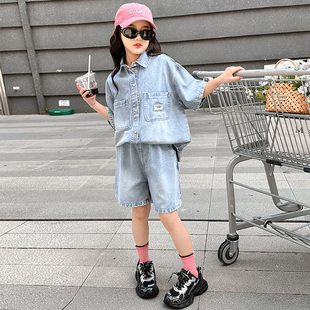 女童浅色牛仔套装夏季洋气小女孩时髦穿搭夏天薄款韩版炸街两件套