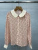粉红色复古波点衬衫，2023冬季娃娃领设计感上衣女