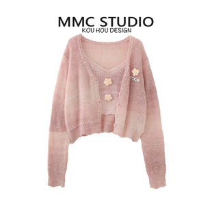 mmc气质感毛衣女士开衫，粉色上衣设计感甜美立体小花小吊带针织衫