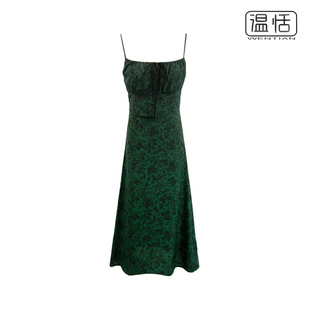 法式墨绿色复古碎花吊带裙，女胸前系带显瘦收腰度假连衣裙
