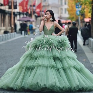 影楼主题墨绿吊带V领时尚婚纱户外摄影旅街拍照个性写真礼服便装